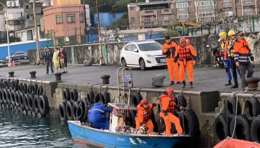 快訊/基隆60歲釣客墜海！　消防局出動9車16人緊急救援