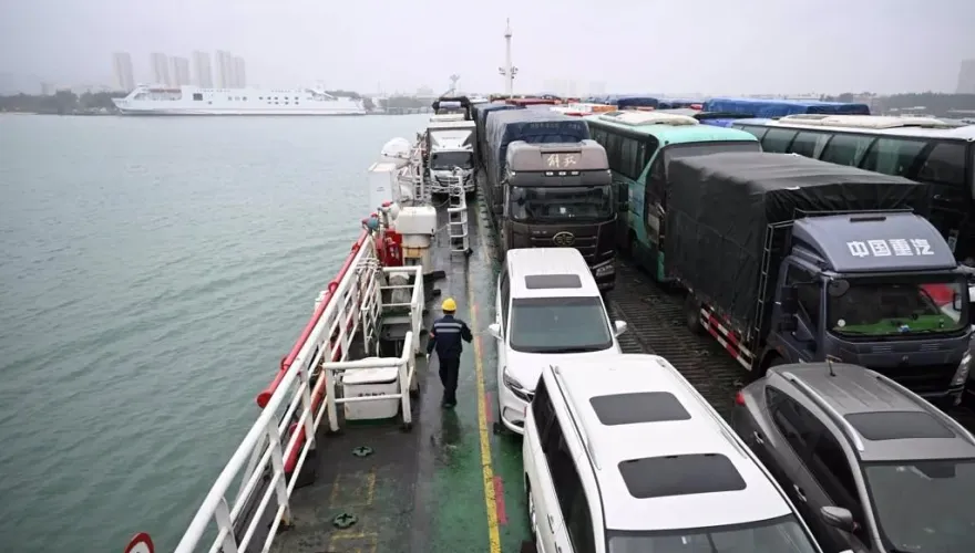 「渡車」船票售罄至月底　多名車主困海南「千輛車」留下僅人上船