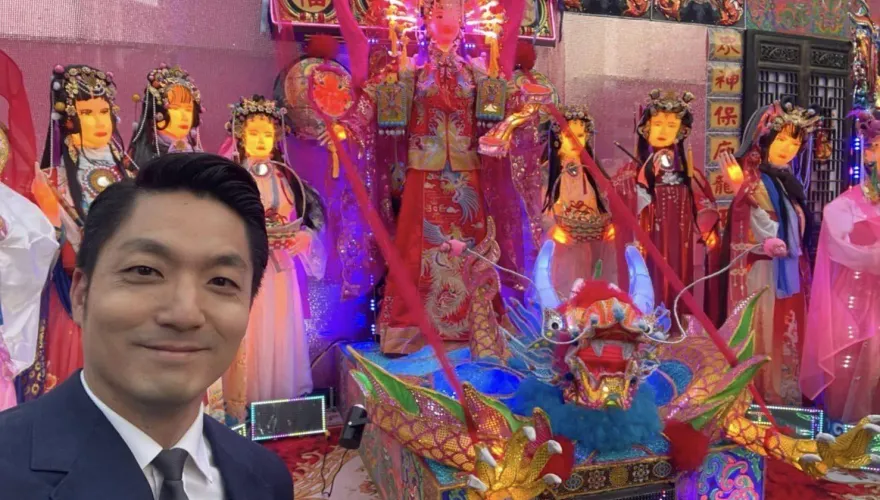 「元宵變中元」眾神燈座爆紅！蔣萬安拍照「4字評價」網瘋朝聖