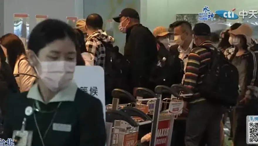 觀光署突襲禁陸團引眾怒！賴士葆狠酸：民進黨騙票成皇帝「朕說禁就禁」