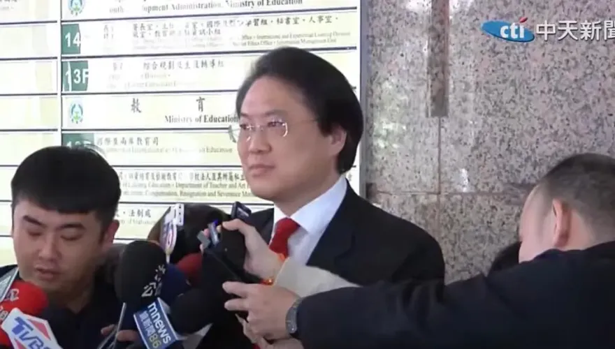 扯謝國樑吸毒「嗑藥拉Ｋ」道歉？林右昌說話了