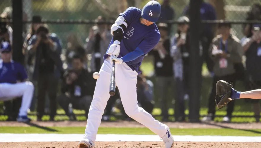 影/大谷翔平首次實戰BP開轟！自打球中腳「大叫一聲」　全場緊張一下