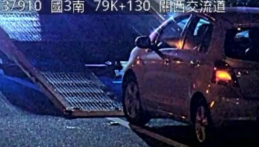 影/國道驚現「冒牌」拖吊車！亂開價跟合法業者搶生意　高工局：將依法辦