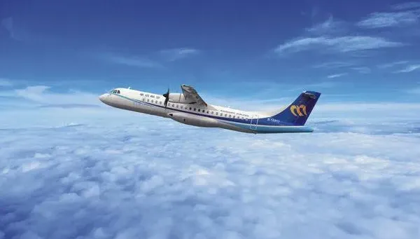 快訊/華信飛澎湖遇「機械故障」！緊急折返高雄　69旅客換搭班機