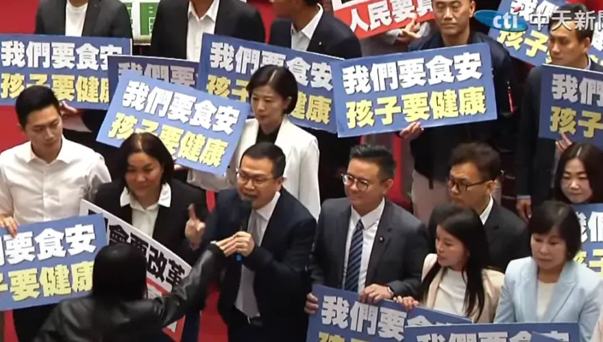 拿麥克風進立院議場遭綠猛攻　羅智強四點聲明回擊