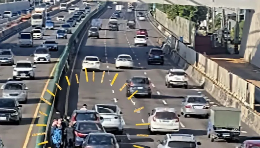 快訊/國1大雅南下路段「4車內線追撞」！上班族注意