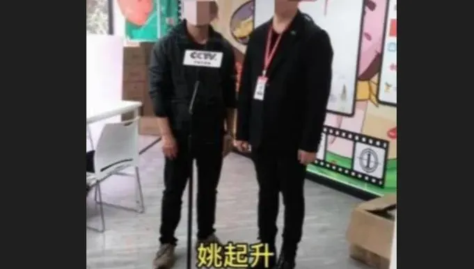 記者證、mic牌攏系假！3男大膽假扮央視記者　悽慘下場曝光了