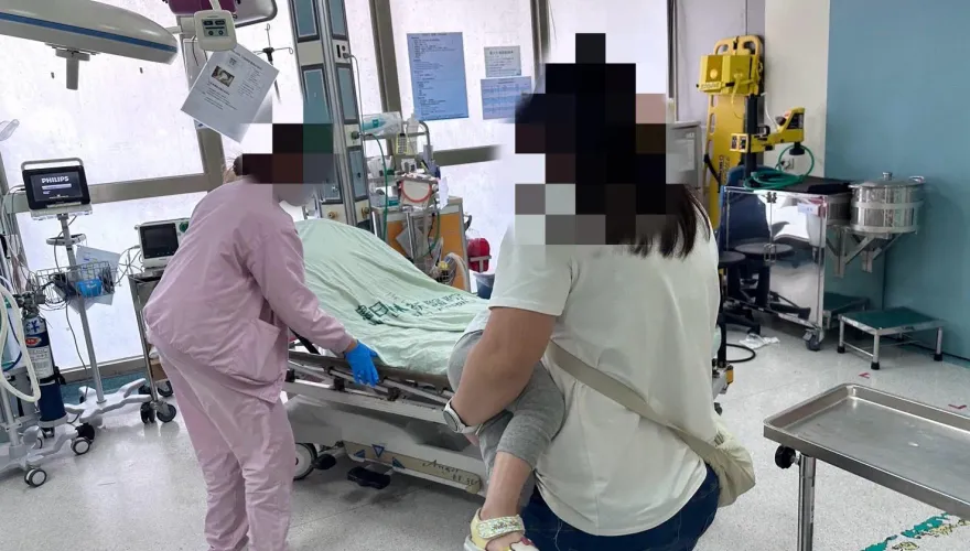 影/台中2歲女童熱痙攣昏迷！警開道8分鐘送醫搶命　家屬致謝「貴人」