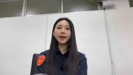 纖腰女警超仙！網問：願意被她開幾張單　IG被神出「原來死會了」
