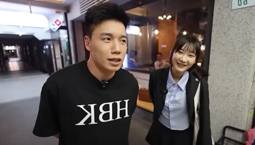 才喊追篠崎泫！Toyz無預警換新歡　與百萬女網紅「脫光上床」畫面流出
