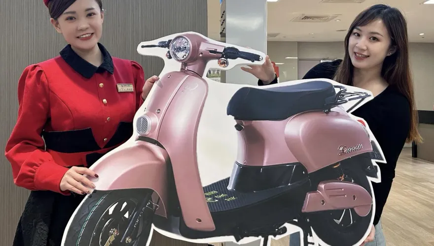 桃園遠百春上市　880元抽微型電動車