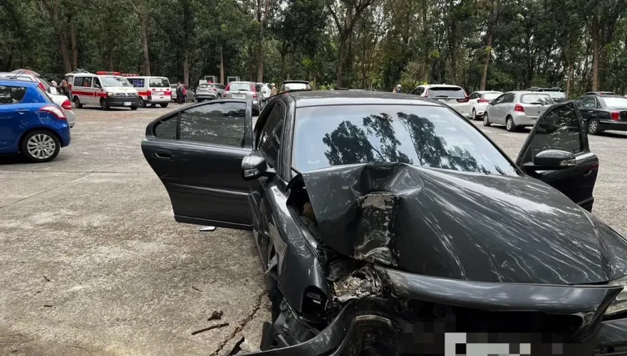 快訊/台南「瑞典坦克」Volvo暴衝！撞倒停車場內6人緊急送醫