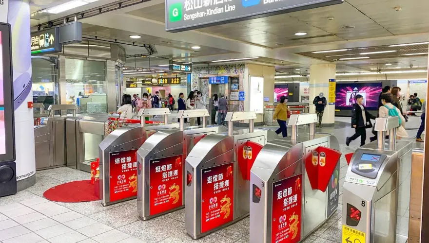 搭捷運無悠遊卡忘帶錢！網授3招免現金買車票