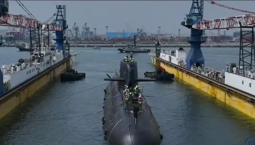 影/國造潛艦「海鯤號」浮起來了！　歷史時刻影片全曝光