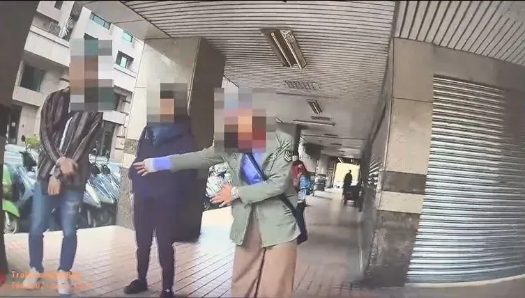 影/騎樓抓寶遭驅趕！正義魔人嗆不能逗留　警方到場這樣說…
