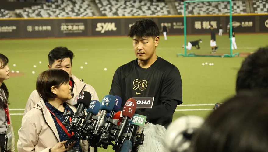MLB/岡本和真赴美見波拉斯！　議約期剩下不到一周