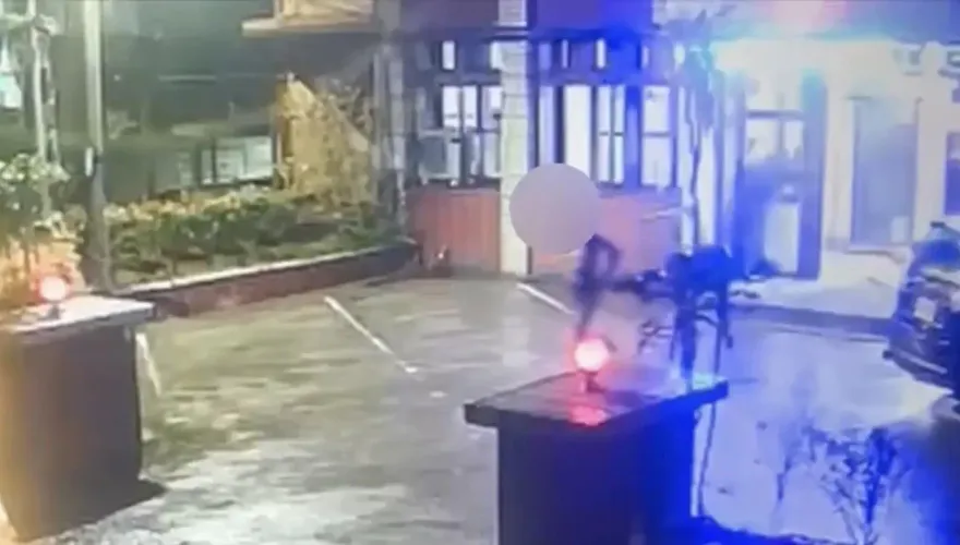 基隆警殉職/還原驚悚過程！婦人遭波及撞傷　直擊貨車狂男撞進分駐所
