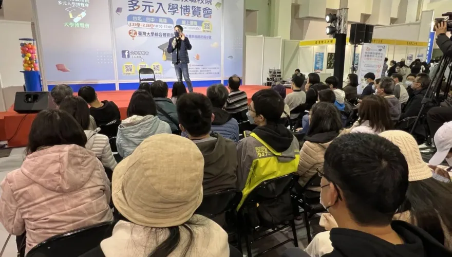 大學博覽會登場！「港、英、美」大學設攤搶台生　私校不輸陣噴480萬獎學金