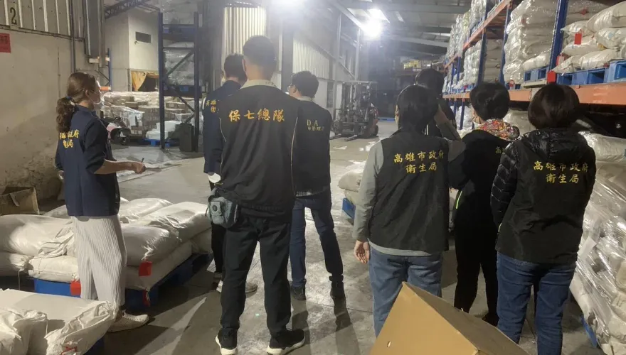 影/高雄市衛生局出手！查封違規辣椒粉產品共32739公斤　「3業者」遭移送