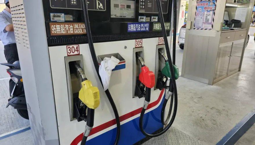 年假尾聲「油價凍漲」　汽柴油暫不調價、95油仍維持31.1元