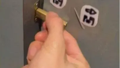 日本漫畫家來台旅遊傻眼了！　「受困公廁」急雙語發文求救