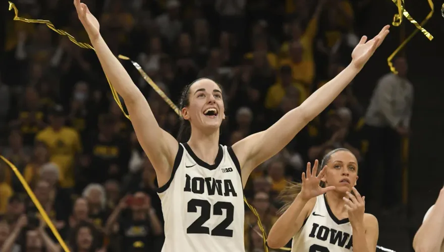 影/太狂！女柯瑞超越NBA傳奇　坐上NCAA男、女籃歷史得分王