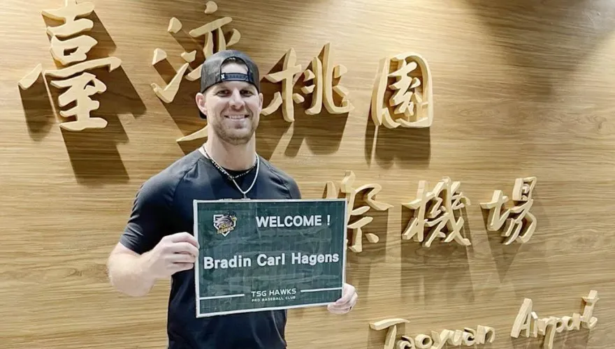 影/洋投後勁抵台！穿台鋼雄鷹40號球衣　31日首戰前東家樂天
