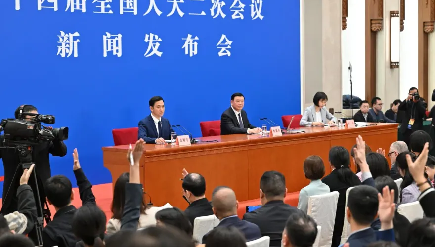 大陸兩會/外媒問美選…人大發言人：不持立場　反批美國會議員訪台是粗暴干涉內政