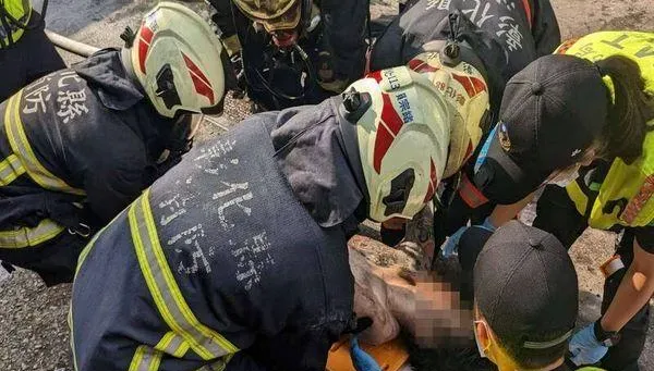 快訊/彰化透天濃煙竄！2民眾受困卡3樓　被嗆昏意識不清送醫搶救