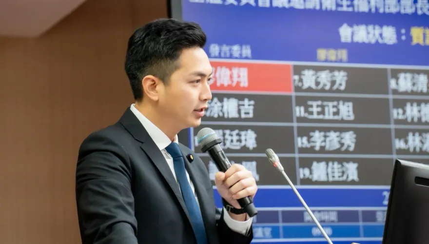 行政院食安辦認「未開食安會報」   廖偉翔台上2分鐘狂轟薛瑞元