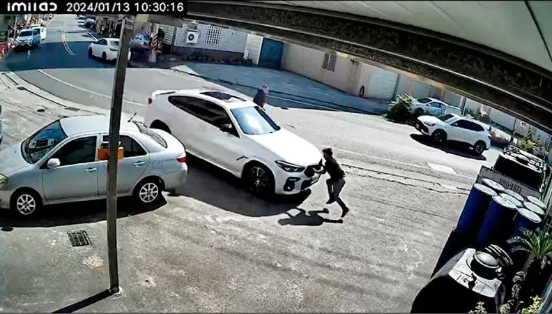 影/兄弟爭產把命拚！哥開車撞飛弟弟　還撂6人圍毆致重傷遭逮移送