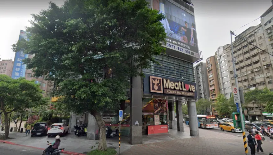 快訊/北市信義區韓式烤肉店火災！大樓濃煙狂竄　傷亡狀況曝光
