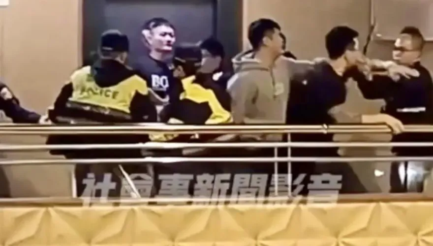 影/嘉義KTV多次糾眾鬥毆網路瘋傳　警逮地方角頭13人查扣棍棒刀械