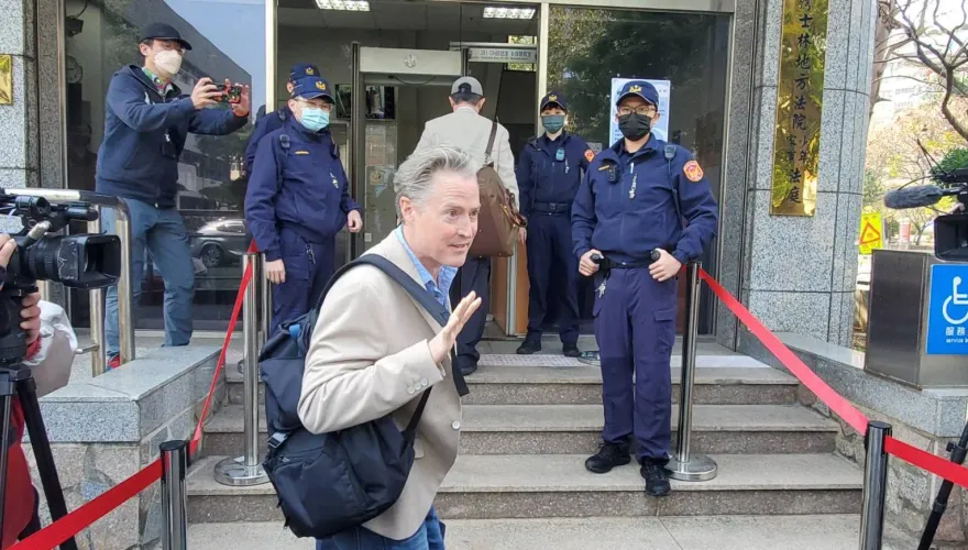 影/離婚官司再次對決！黃嘉千未現身法庭　前夫夏克立：婦女節快樂