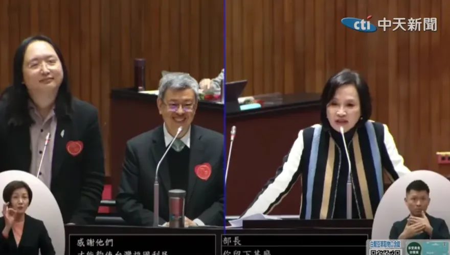 影/陳建仁又頂嘴！護航唐鳳對柯志恩露詭笑「你不喜歡股票漲到2萬點？」