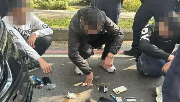 「直播天后」丟丟妹男友遭辣椒水、棍棒圍毆！深夜赴警局怒告「殺人未遂」
