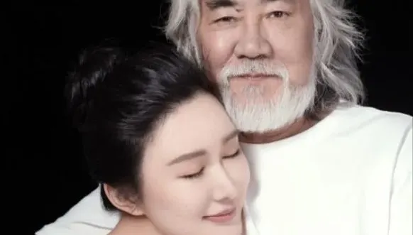 遭疑「生育能力」！72歲名導張紀中迎第3孩遭網酸　嫩妻反擊：多去關注科學