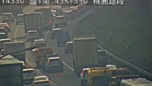 快訊/國1北向43k桃園段車禍！2車追撞回堵5公里　上班請注意