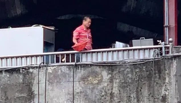 影/吃不完的泡麵全倒溪中！南投「泡麵土地公廟」遭控污染水源　廟方：信徒個人行為