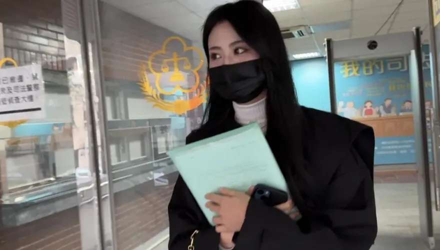 影/激似周子瑜！士林警撞人持假驗傷單涉誣告　女大生現身談和解