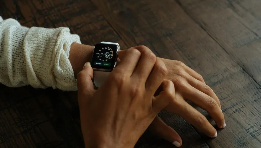 Apple Watch救了公園阿伯！醫大讚：自動叫救護車「只用4分鐘」太強了