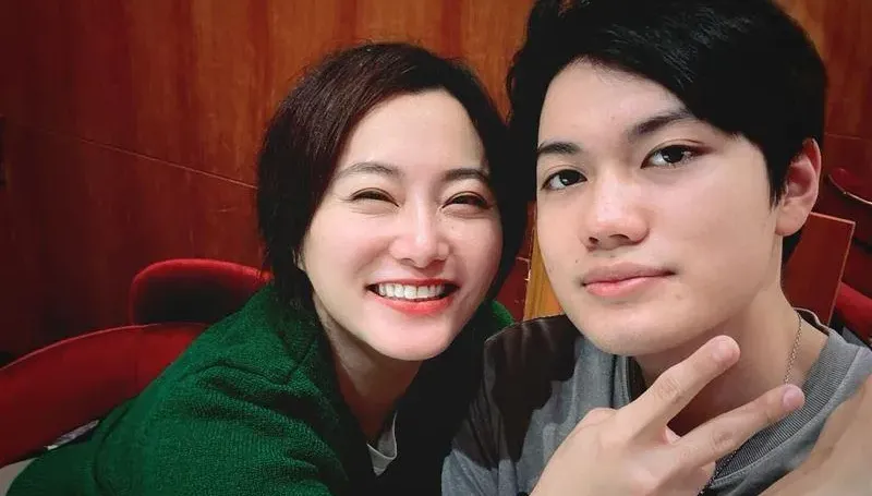 阮經天旁邊的美女？劉子銓《周處》撞臉Lisa　趙小僑笑翻：謝謝支持