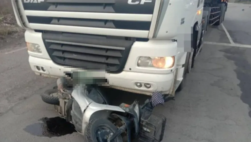 快訊/台中港雙載機車「鬼切左轉」！聯結車煞不住輾斃騎士