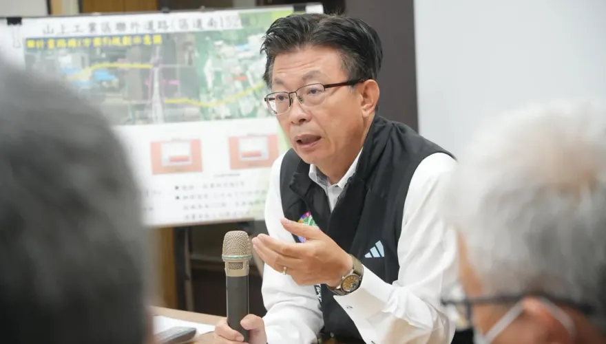 不認立院遲到質詢！ 綠委還原始末開嗆：民主基金會董事長不一定要給韓國瑜