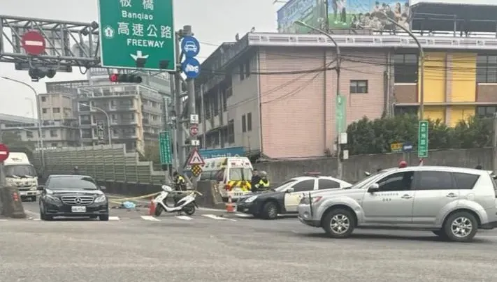 快訊/命喪上橋處！新北土城騎士遭砂石車輾壓　爆頭慘死未送醫