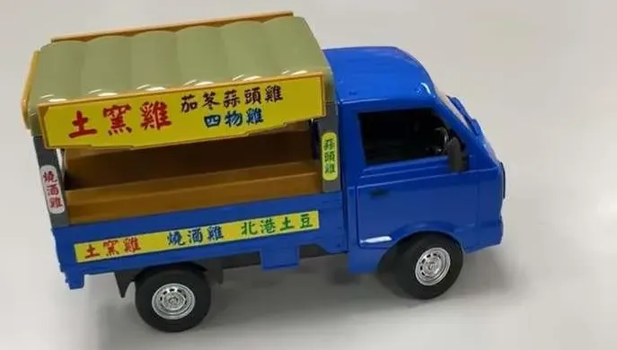 影/她曬小廢物「土窯雞行動叫賣車」　網讚可愛爆：太酷好想要