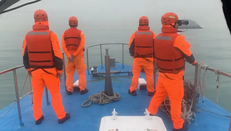 快訊/跟死神搶命！海巡持續與對岸同步搜救落海大陸船員