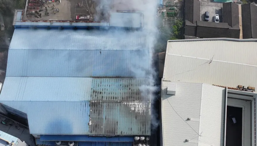 快訊/台中神岡工廠大火！濃煙竄天　緊鄰「最美腳踏車步道」遊客驚嚇
