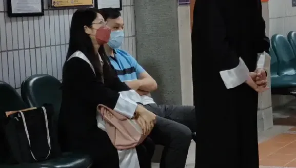 影/5億高中生開庭！傳喚老師、戶政人員　夏男「一號表情」又穿同件衣
