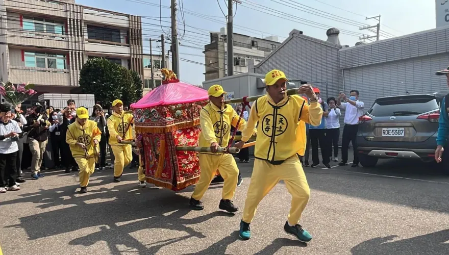 白沙屯媽祖/女生月事也能追「粉紅超跑」？民俗專家解答：媽祖是女性無忌諱